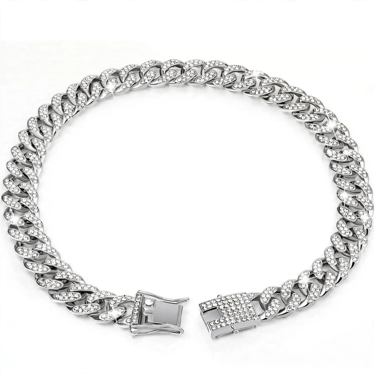 Collar plateado con piedras